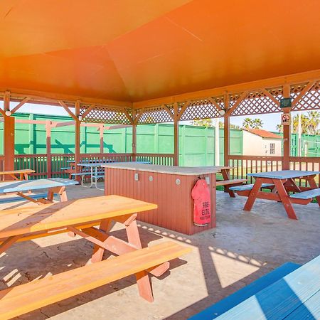 Cozy Waterfront Port Isabel Cottage With Deck! Kültér fotó